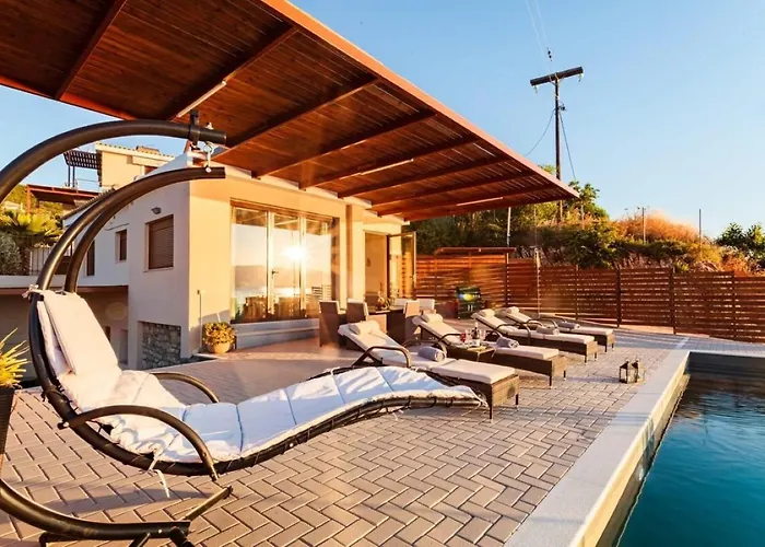 Seaside Summer Bliss - Aurora Luxury Pool Paradise