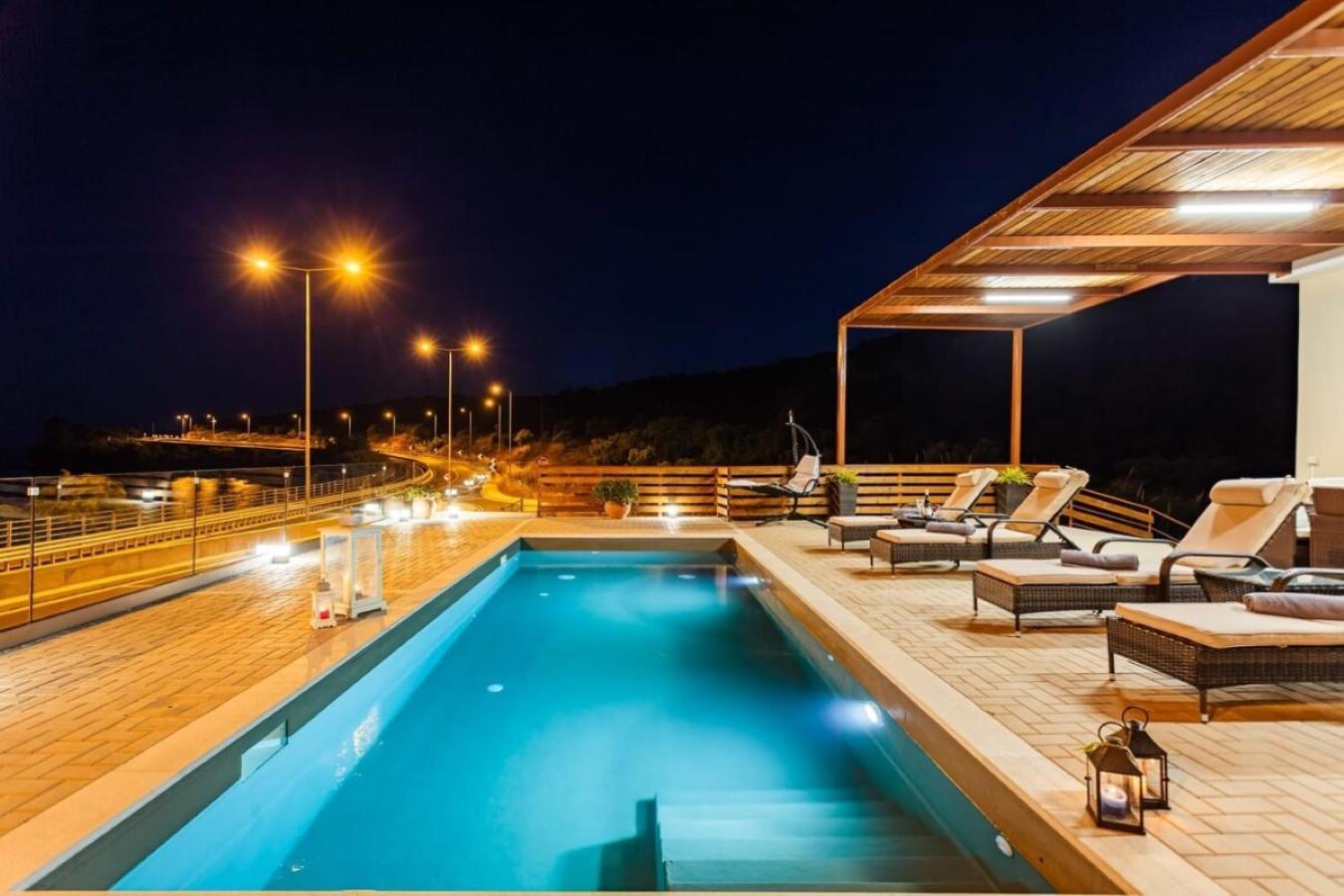 Βίλα Seaside Summer Bliss - Aurora Luxury Pool Paradise Πεταλίδι