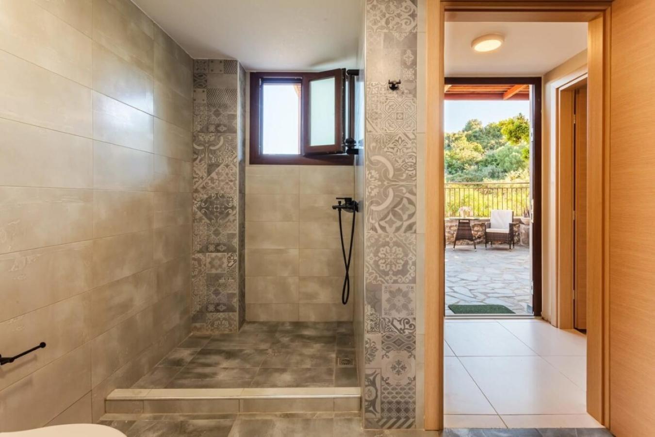 Seaside Summer Bliss - Aurora Luxury Pool Paradise *