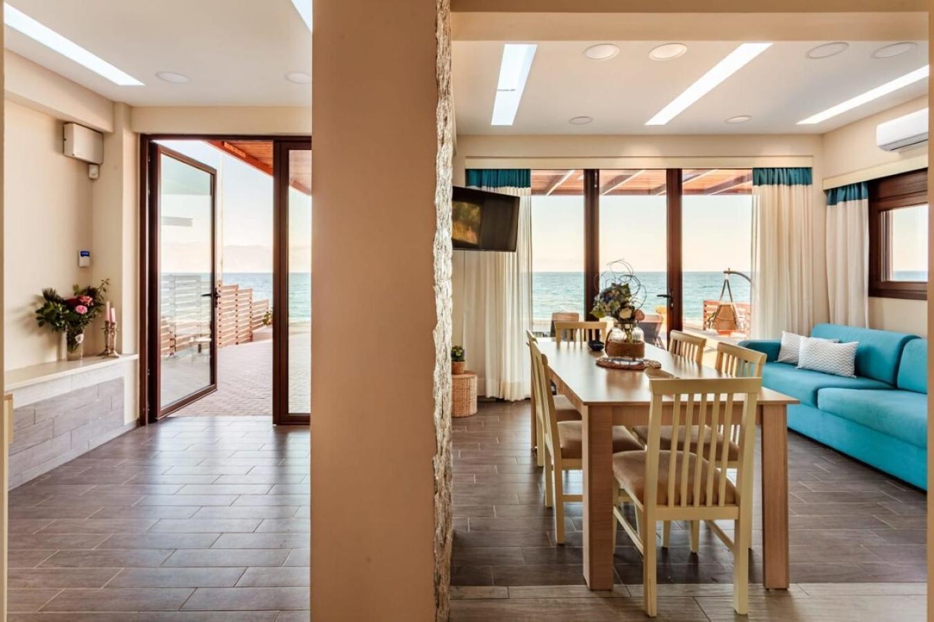 Seaside Summer Bliss - Aurora Luxury Pool Paradise Βίλα Πεταλίδι