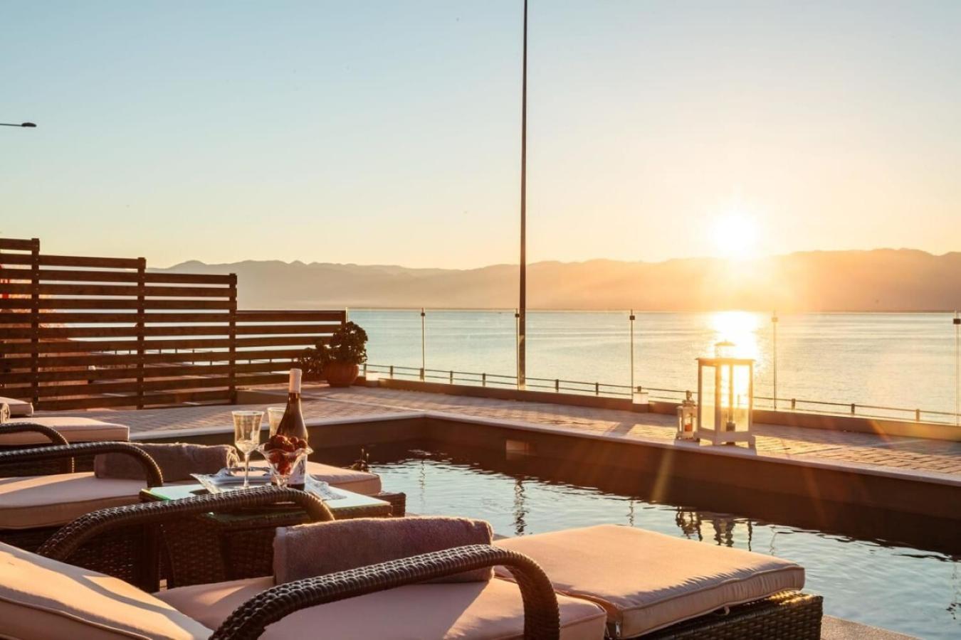 Βίλα Seaside Summer Bliss - Aurora Luxury Pool Paradise Πεταλίδι
